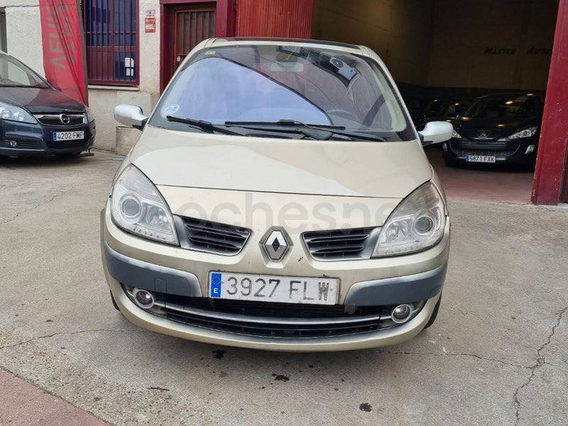 Foto 2 de Renault Grand Scénic Dynamique 7 plazas 1.9dCi EU4