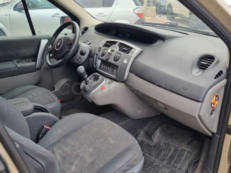 Foto 10 de Renault Grand Scénic Dynamique 7 plazas 1.9dCi EU4