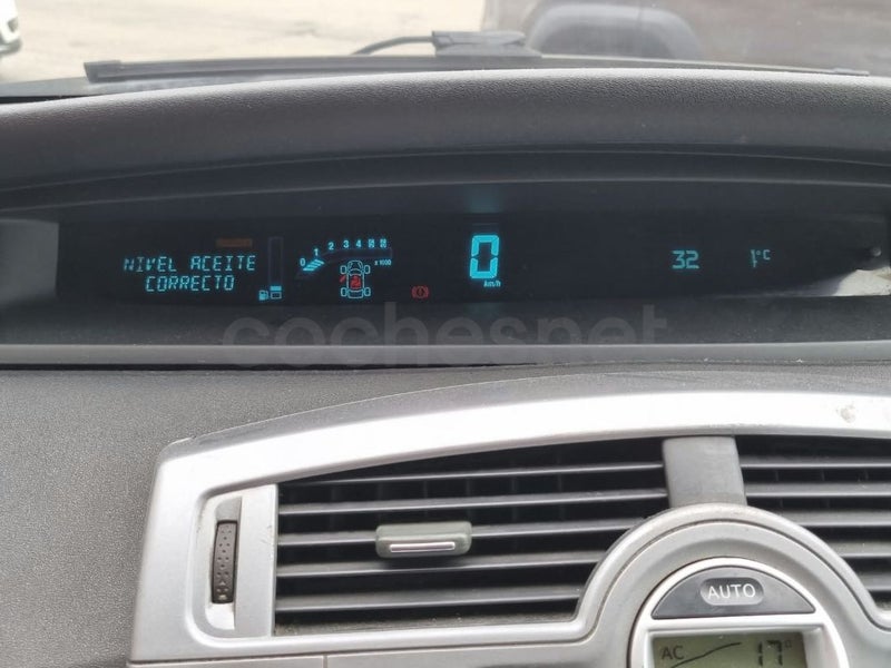 Foto 16 de Renault Grand Scénic Dynamique 7 plazas 1.9dCi EU4