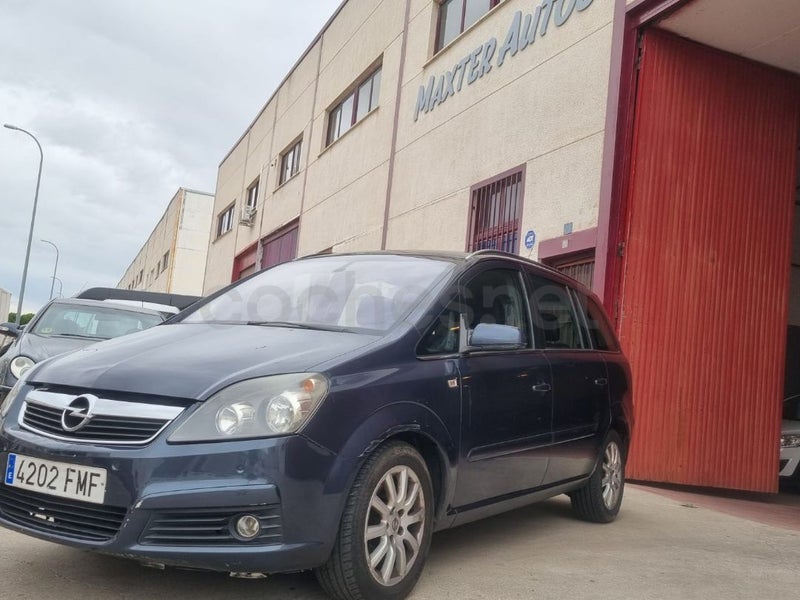 Foto 2 de Opel Zafira Cosmo 1.9 CDTi 8v 120 CV Auto