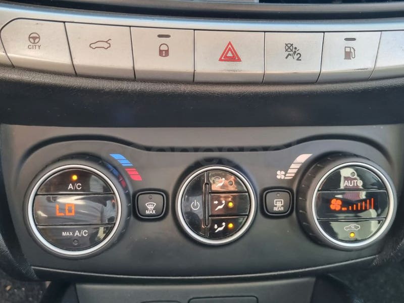 Foto 14 de Fiat Tipo 1.4 16v Pop gasolina