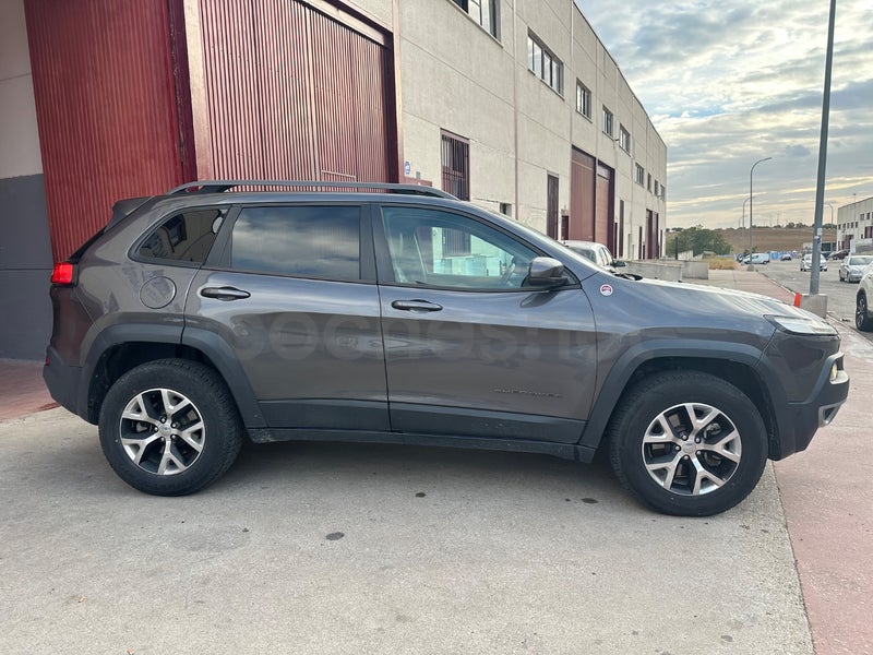 Foto 4 de Jeep Cherokee 3.2 Trailhawk Auto 4x4 Active Drive Lock