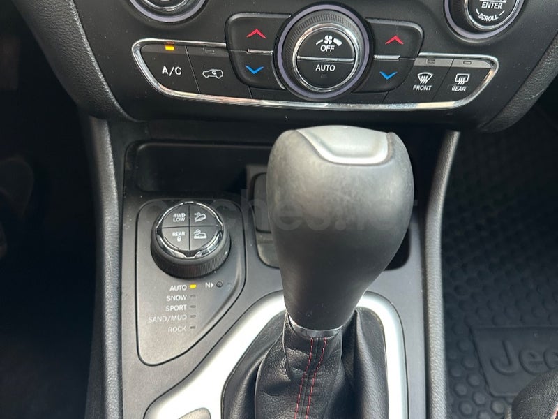 Foto 12 de Jeep Cherokee 3.2 Trailhawk Auto 4x4 Active Drive Lock