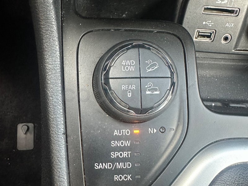 Foto 17 de Jeep Cherokee 3.2 Trailhawk Auto 4x4 Active Drive Lock