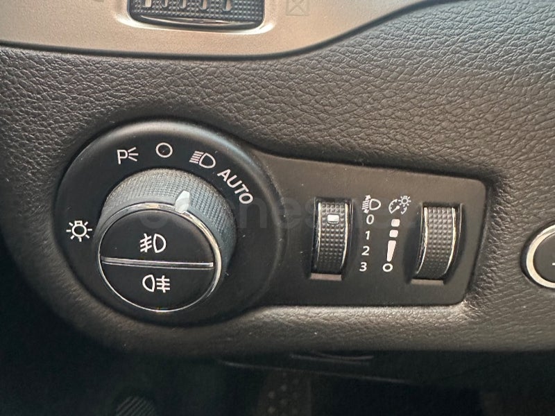 Foto 19 de Jeep Cherokee 3.2 Trailhawk Auto 4x4 Active Drive Lock