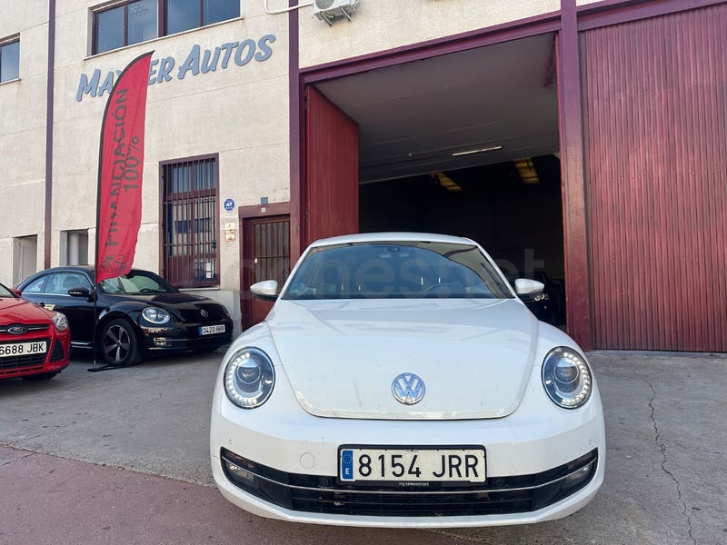 Foto 2 de Volkswagen Beetle Design 2.0 TDI BMT