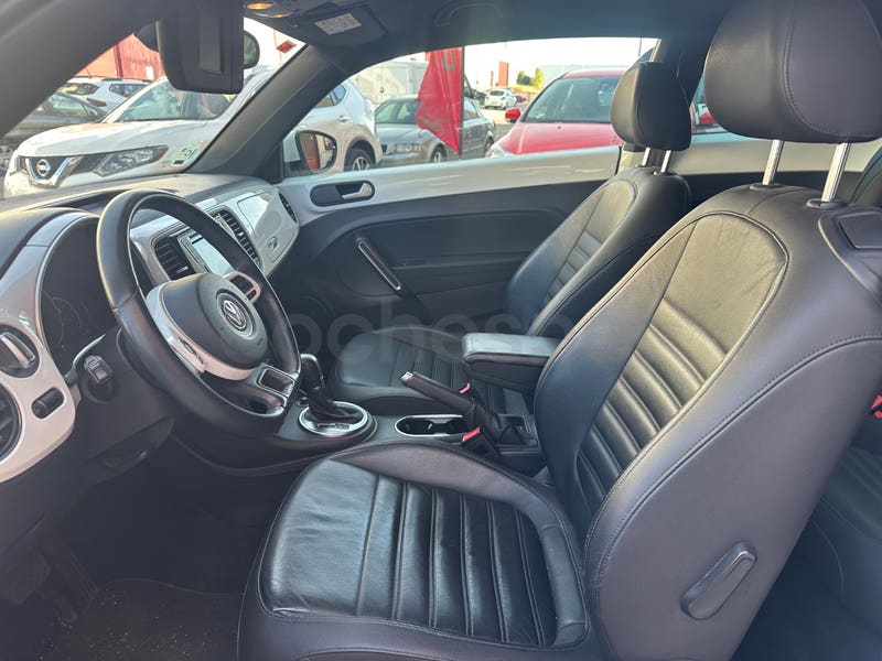 Foto 6 de Volkswagen Beetle Design 2.0 TDI BMT