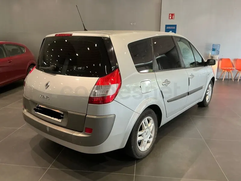 Foto 2 de Renault Grand Scénic EXCEPTION 2.0 16V