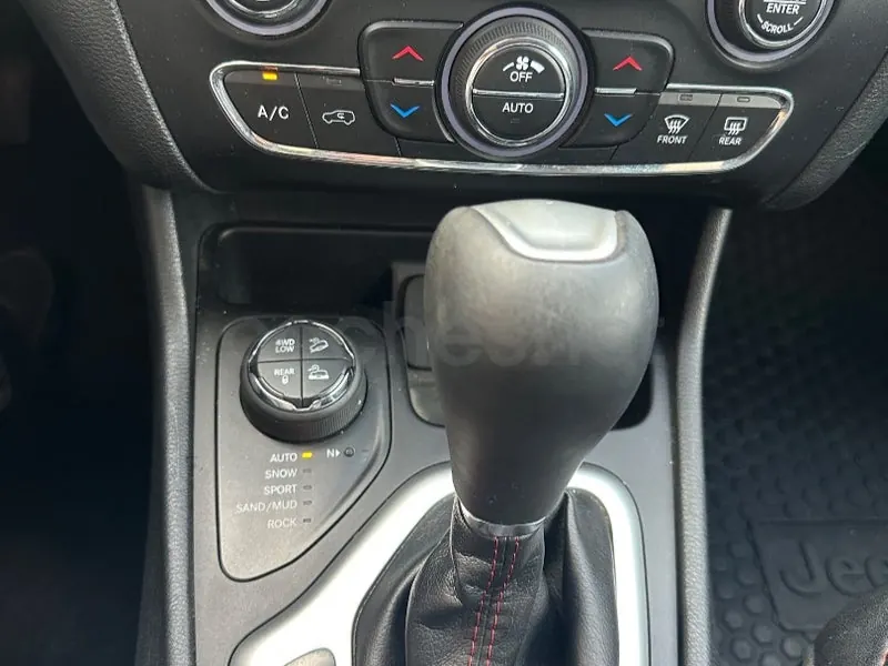 Foto 12 de Jeep Cherokee 3.2 Trailhawk Auto 4x4 Active Drive Lock