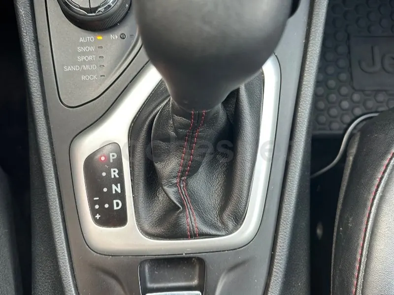 Foto 16 de Jeep Cherokee 3.2 Trailhawk Auto 4x4 Active Drive Lock
