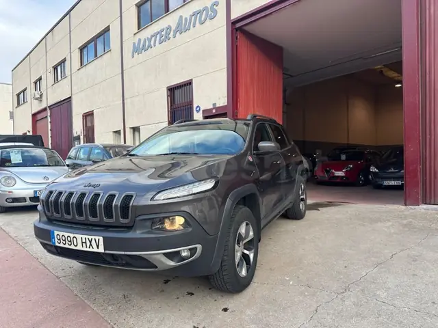 Jeep Cherokee 3.2 Trailhawk Auto 4x4 Active Drive Lock