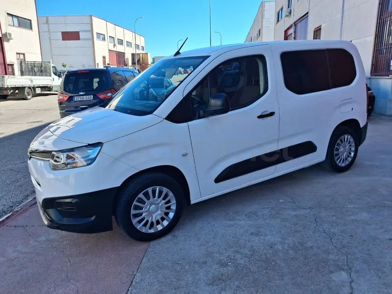Foto 2 de Toyota Proace City Verso 1.5D Family Active L1
