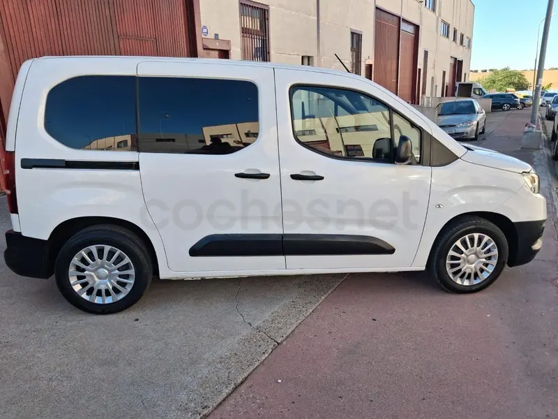 Foto 6 de Toyota Proace City Verso 1.5D Family Active L1