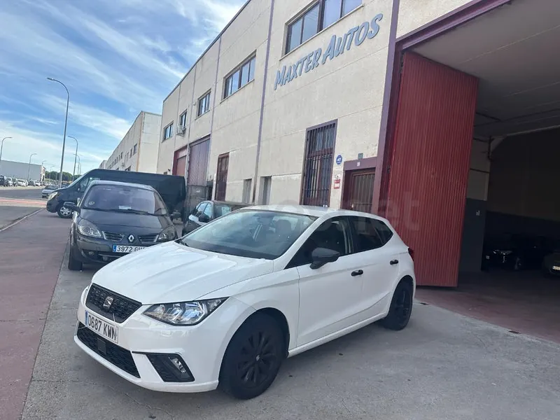 Foto 2 de SEAT Ibiza 1.0 MPI Reference Plus