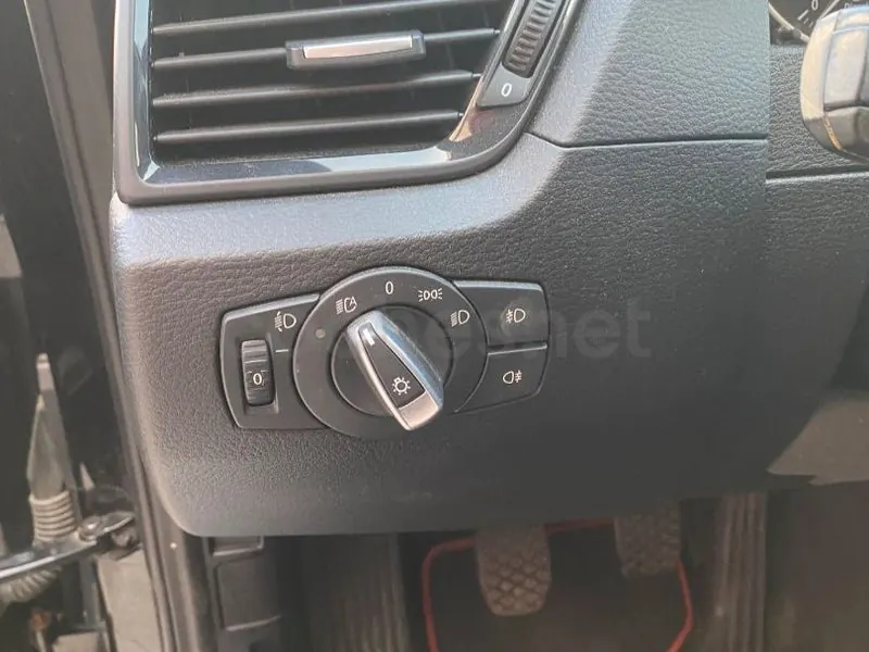 Foto 11 de BMW X1 xDrive20dA